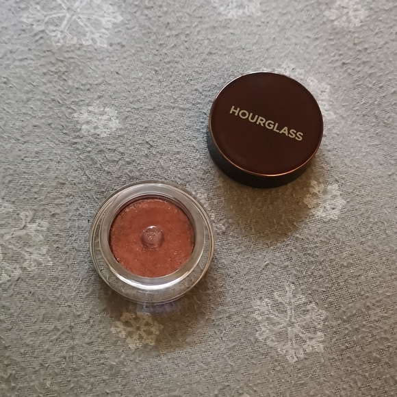 ❤️ 2/$30 ❤️ Hourglass Scattered Light Eye Shadow - Picture 1 of 5